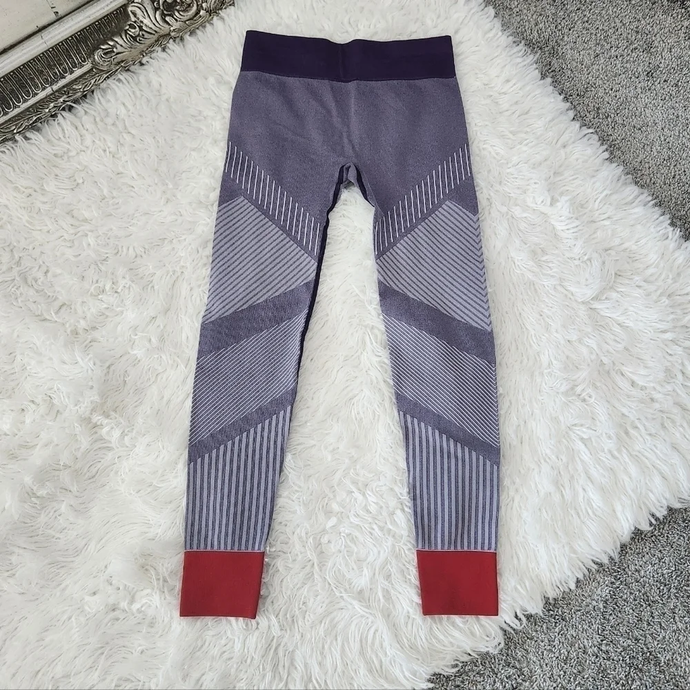 Awakened Heart & Mind AHM High Waist Flow Legging. Color Heather Navy. Size Smal